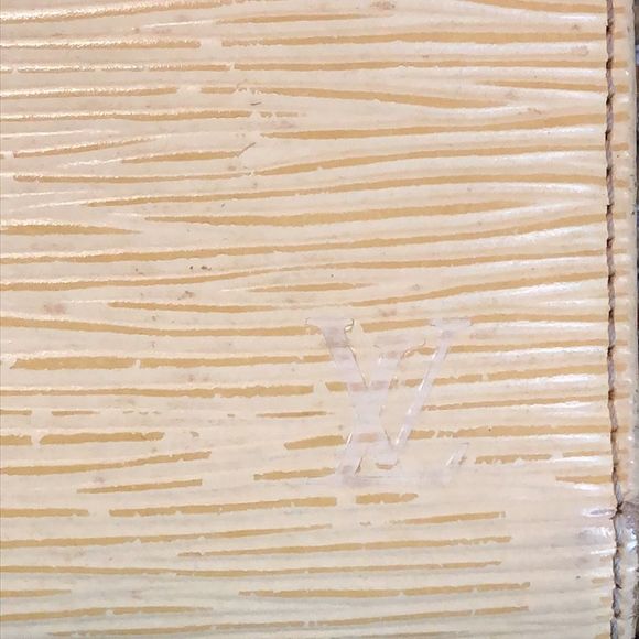 LOUIS VUITTON Ivory EPI Porte Monnaie Viennois Bifold KissLock Wallet Authentic - Picture 15 of 17